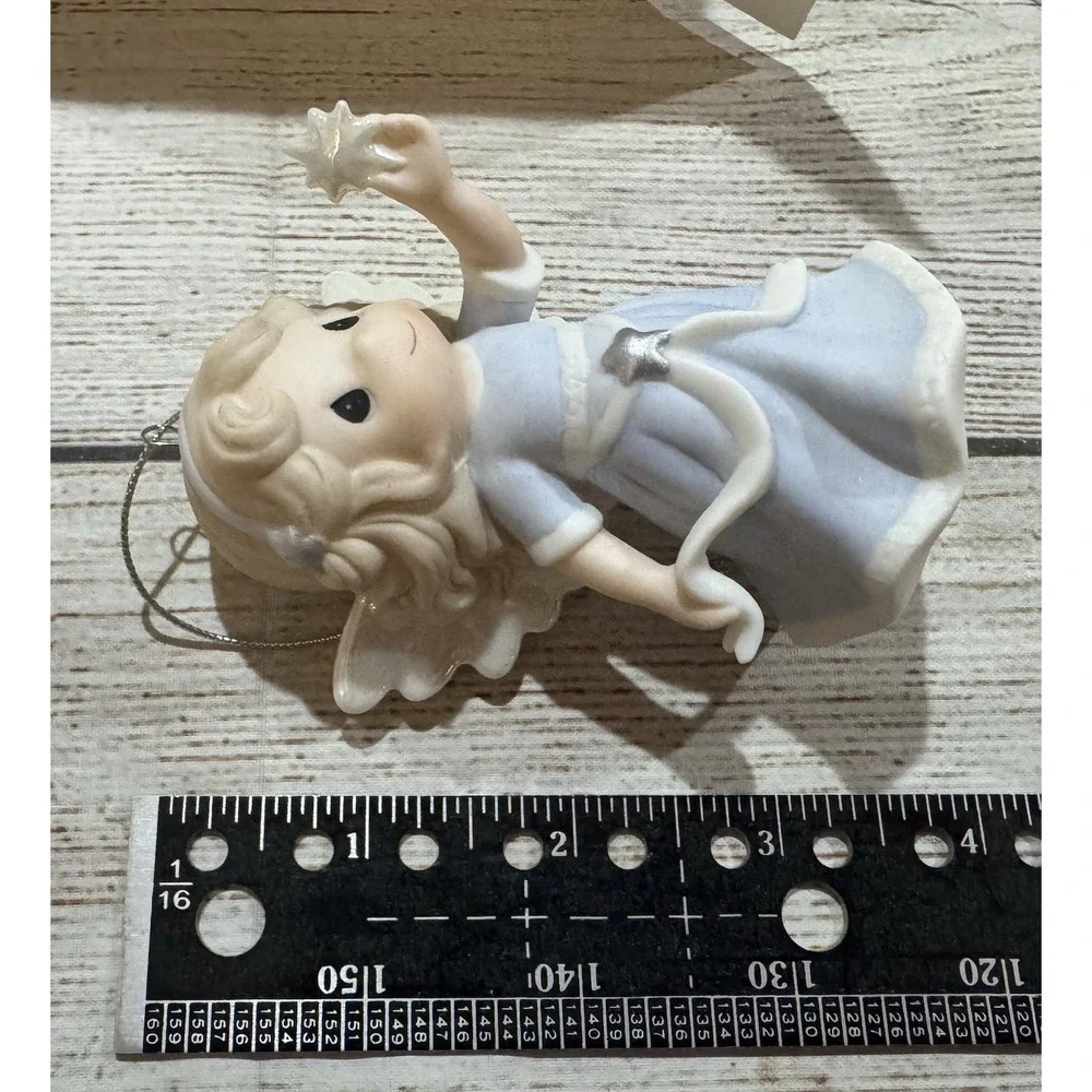 2010 Precious Moments Hope Shall Light World Ornament Gift of Love 111046 Tub18